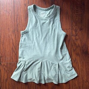 Girls Sleeveless Green dress with Pleated Hem. Size 4